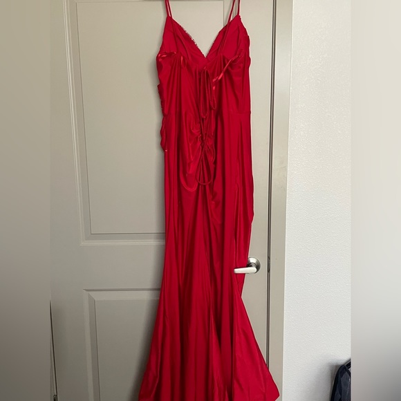 Prom dress - Picture 2 of 2